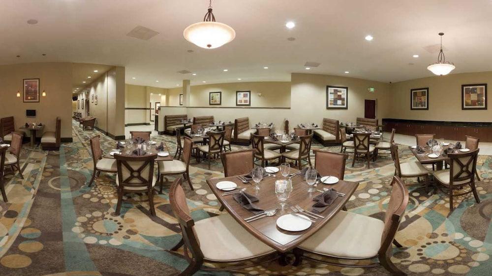 Holiday Inn Hotel & Suites Beaufort At Highway 21 By Ihg Екстер'єр фото